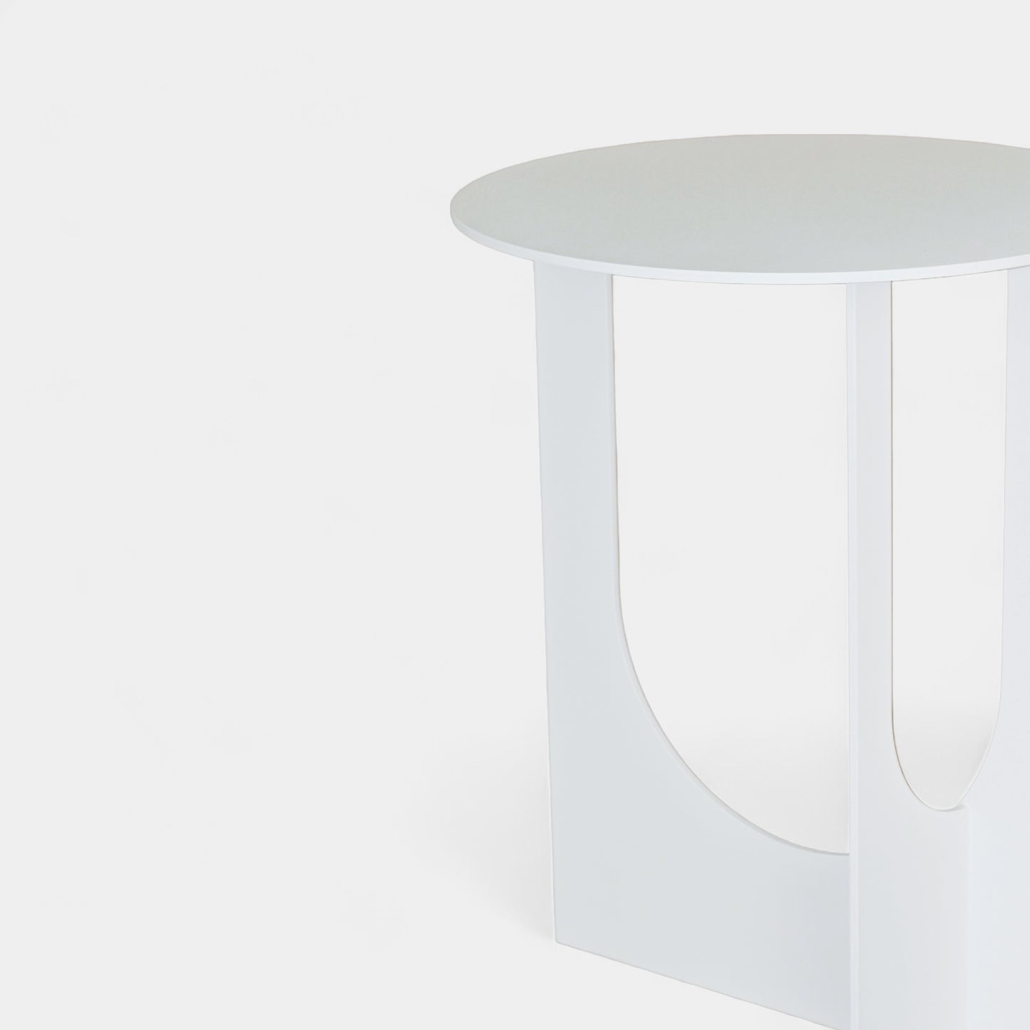 Mesa auxiliar Cirat detalle lateral