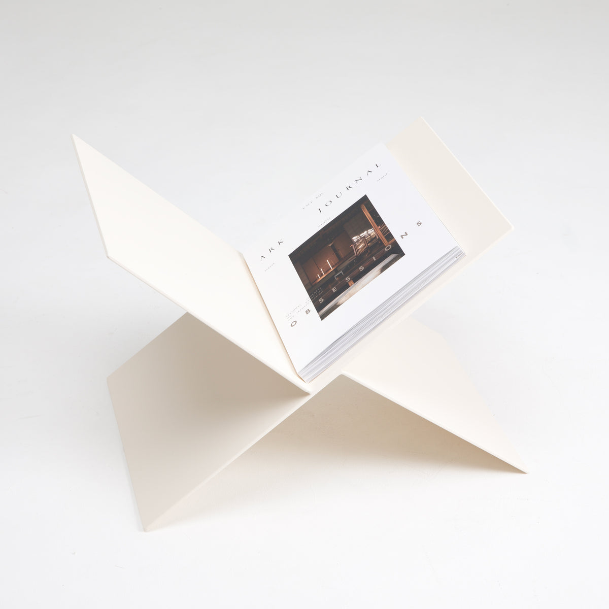 Magazine/Book Stand Pavías